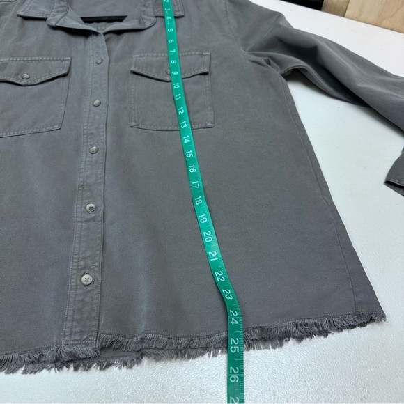 Side Stitch Women’s Front Button Down Gray Blouse Size S - Picture 7 of 7